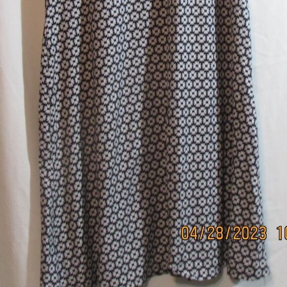 TALBOTS DRESS SIZE LARGE PETITE DITSY FLOWERS DAISIES BLACK WHITE STRETCH SUMME… - Picture 2 of 10